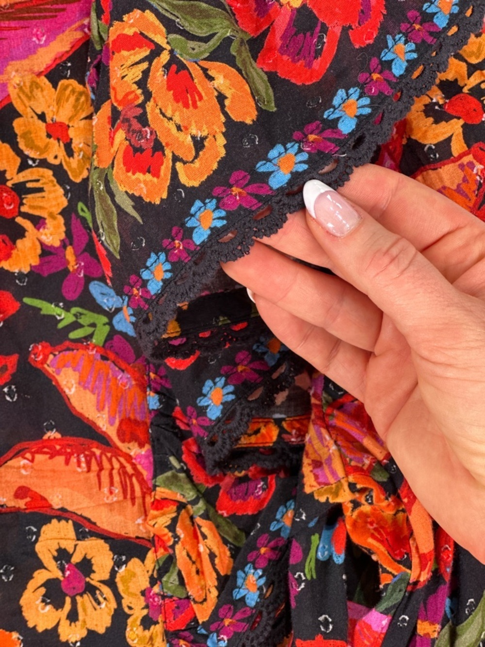 FARM Rio NWOT Black Floral Ruffle Swiss Dot Cotton Blouse Large - Picture 11 of 13